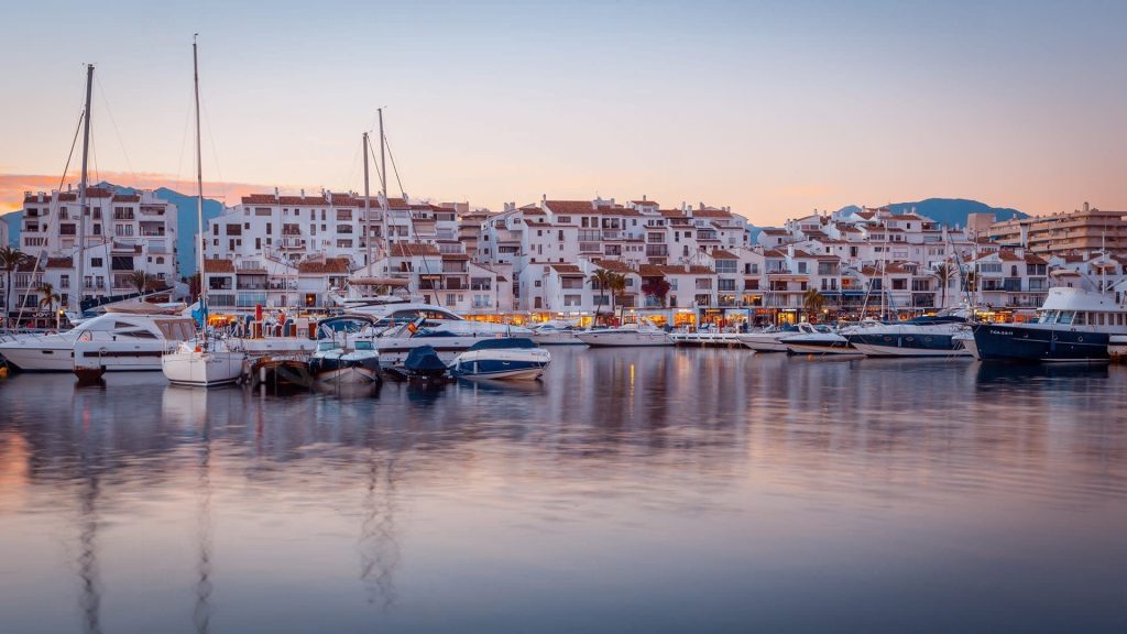 About 1 marbella puertobanus yacht hire
